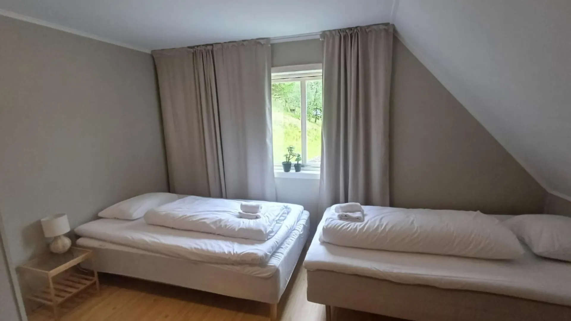 Nesvika Nature Reserve Holiday Home, Only 25 Min From Bergen